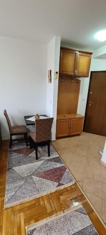 Apartman Velimir Stari Aerodrom Подгорица Экстерьер фото